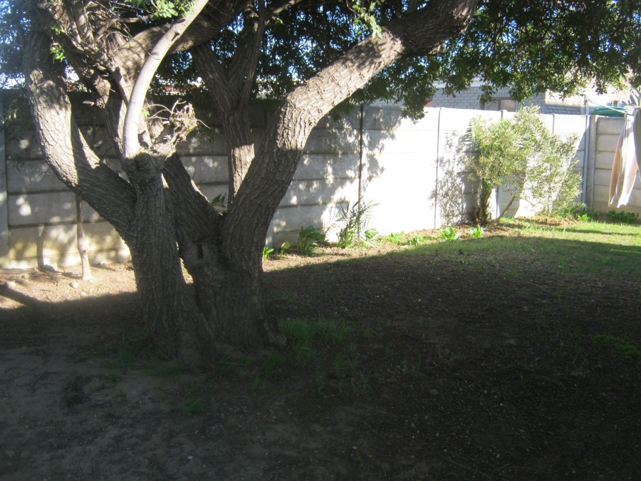 To Let 2 Bedroom Property for Rent in Longlands Western Cape